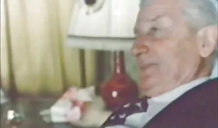 آدریا رائ و BFF او از یک سالن ماساژ دیدن می سایت های خارجی سکس کنند