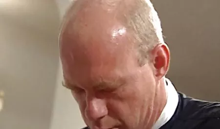 آماتور دستی که تحت سایت های سکس حیوانی پوشش کامپوزیت بزرگی قرار گرفته است