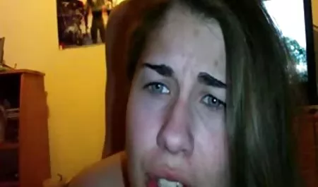 نوجوان کوتاه آلیسون ری خیس می شود سایت های سکس چت