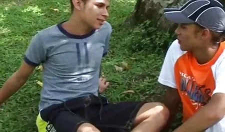 نام مستعار او سایتهایی سکسی سکسی anny555 بود و او را لگد زد