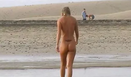 سکسی Cleo معرفی سایت بازی سکسی شاخی می شود و آرزو می کند که یک خروس چاق شود تا تقریباً لعنتی کند