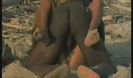 پورنو خانگی یک دختر جوان جوان سایت های چت سکسی بزرگ در وب کم