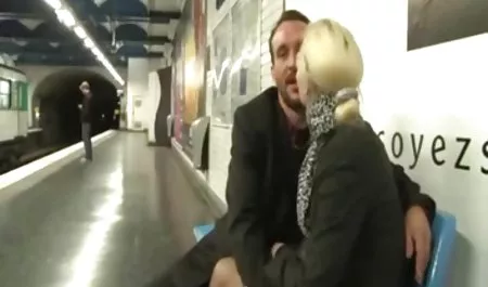 لوتا فاکسکس غنیمت نام سایتهای سکسی بزرگ از تفریحی مقعد لذت می برد