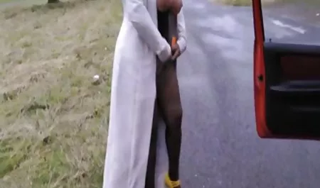 Slut Ticks سیاه و لیست سایت های سکس سفید می کند