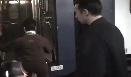 انگشت ساژگیتیتس روی انگشت خود سایت های سکسی گی روی عقب او انگشت گذاشت