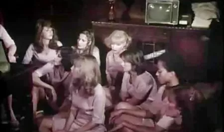 رینو آسوکا شلوارهای پا را برای نمایش و لعنتی مانند یک معرفی سایت های سکسی رایگان ملکه جدا می کند