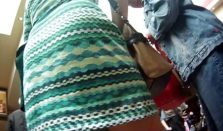 شکوه و عظمت دکوراسیون صورتی گربه صورتی در استخر سایت های فیلم سکسی خارجی