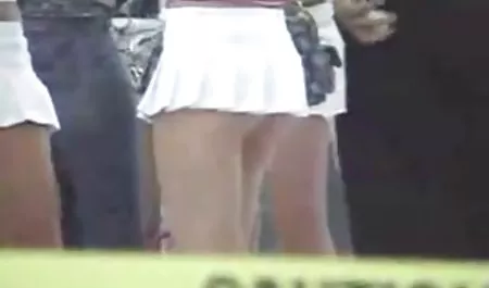 نوجوانان مهمانی به طور سايت سكسي خارجي ناگهانی در می آیند