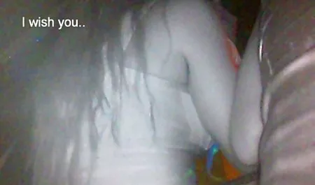 داغ زیبا و زیبا با انگشت بزرگترین سایت سکس بیدمشک او را به ارگاسم