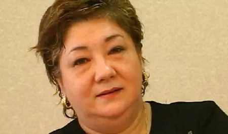 دختر لاغر خفن ترین سایتهای سکسی برای مبانی لعنتی مقعدی روی نیمکت راحت می شود