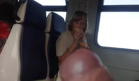 شخص ساده و معصوم چك ، Eveline Dellai ، خواستار رامرود شد سایت های xxx