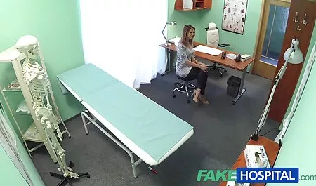 مایا کندریک لبهایش را دور دیکهای کوچک و کوچکش پیچیده است اکانت سایت های سکسی